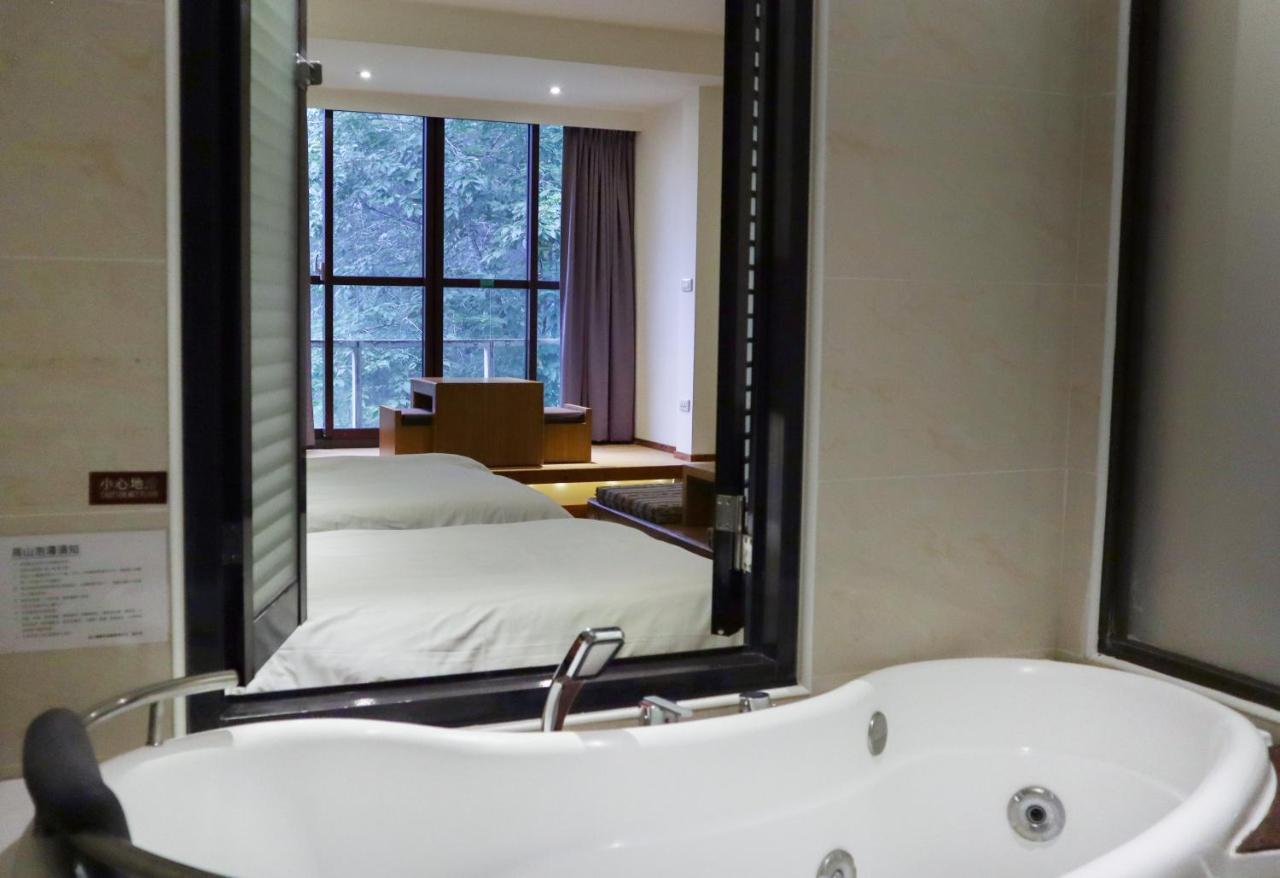 Howard Resort Xitou لوغو المظهر الخارجي الصورة