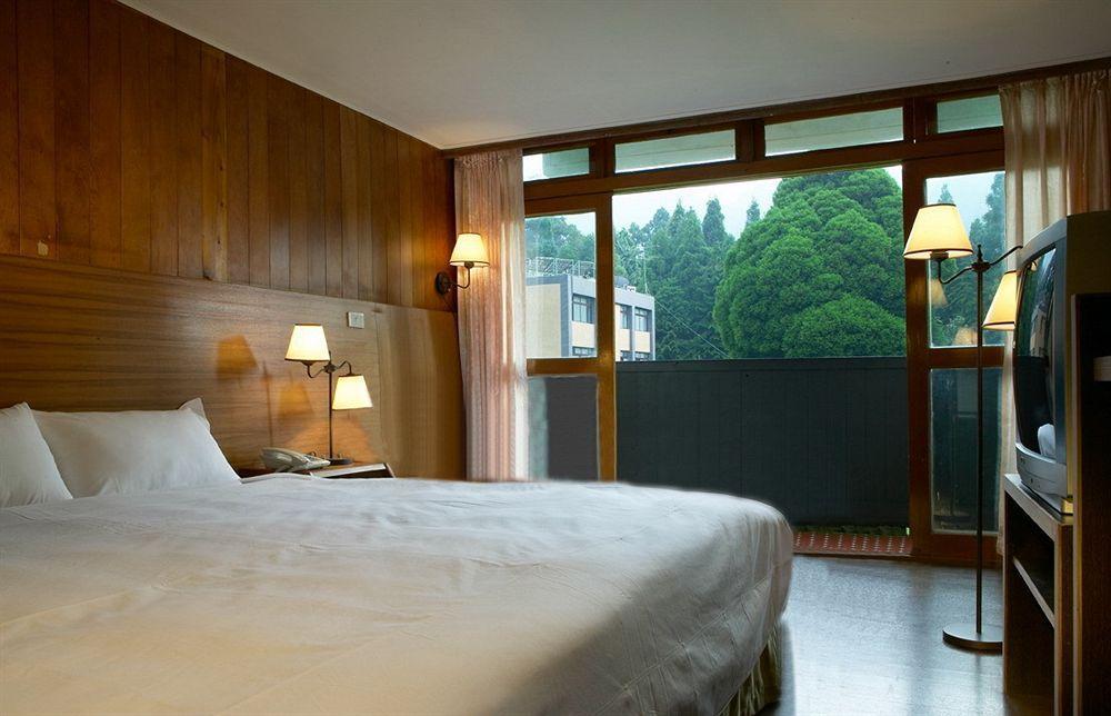 Howard Resort Xitou لوغو المظهر الخارجي الصورة